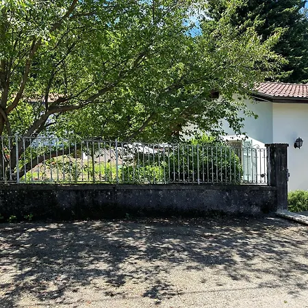 Lägenhet Casa Del Custode: Renovated Flat With Garden In A Near The Stresa